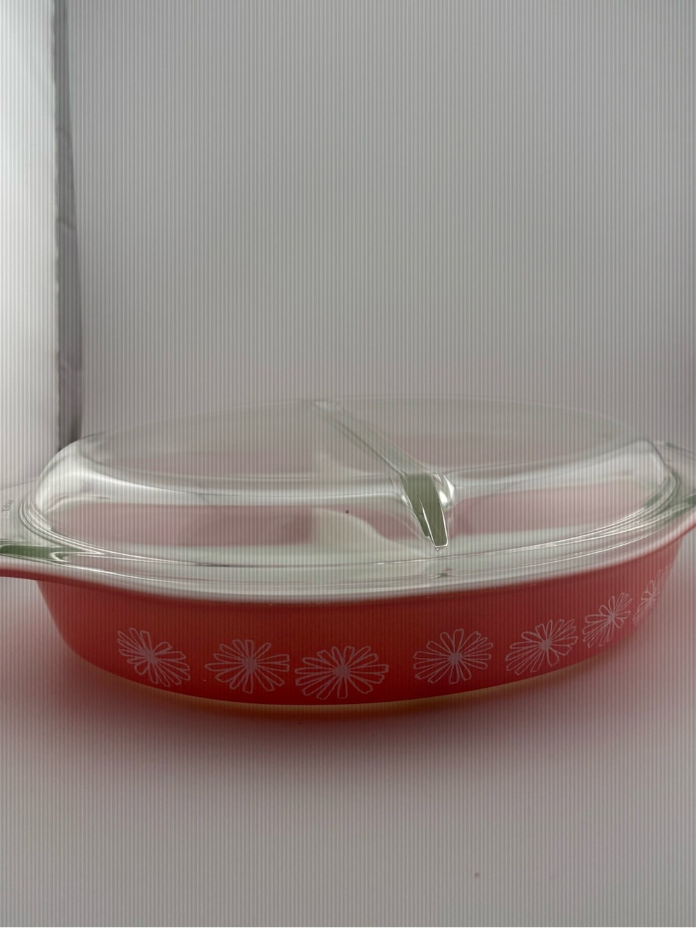 Vintage Pyrex Pink Daisy 1.5Qt Divided Casserole Dish with lid